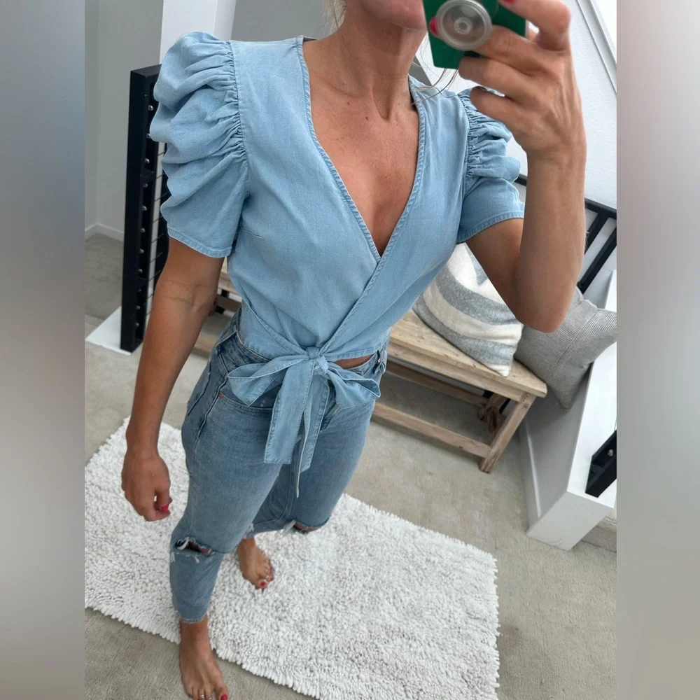 Bar III Light Wash Denim Puff Sleeve Wrap Crop Top | NWT Size Small - Picture 7 of 14